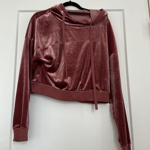 Alo yoga cropped velvet hoodie size small great condition!